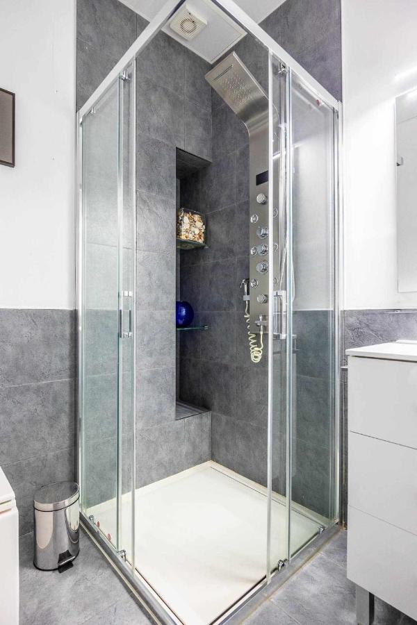 Comfy Away - Apartamento Exclusivo Mercado De Triana Con Balcon Sevilha Exterior foto