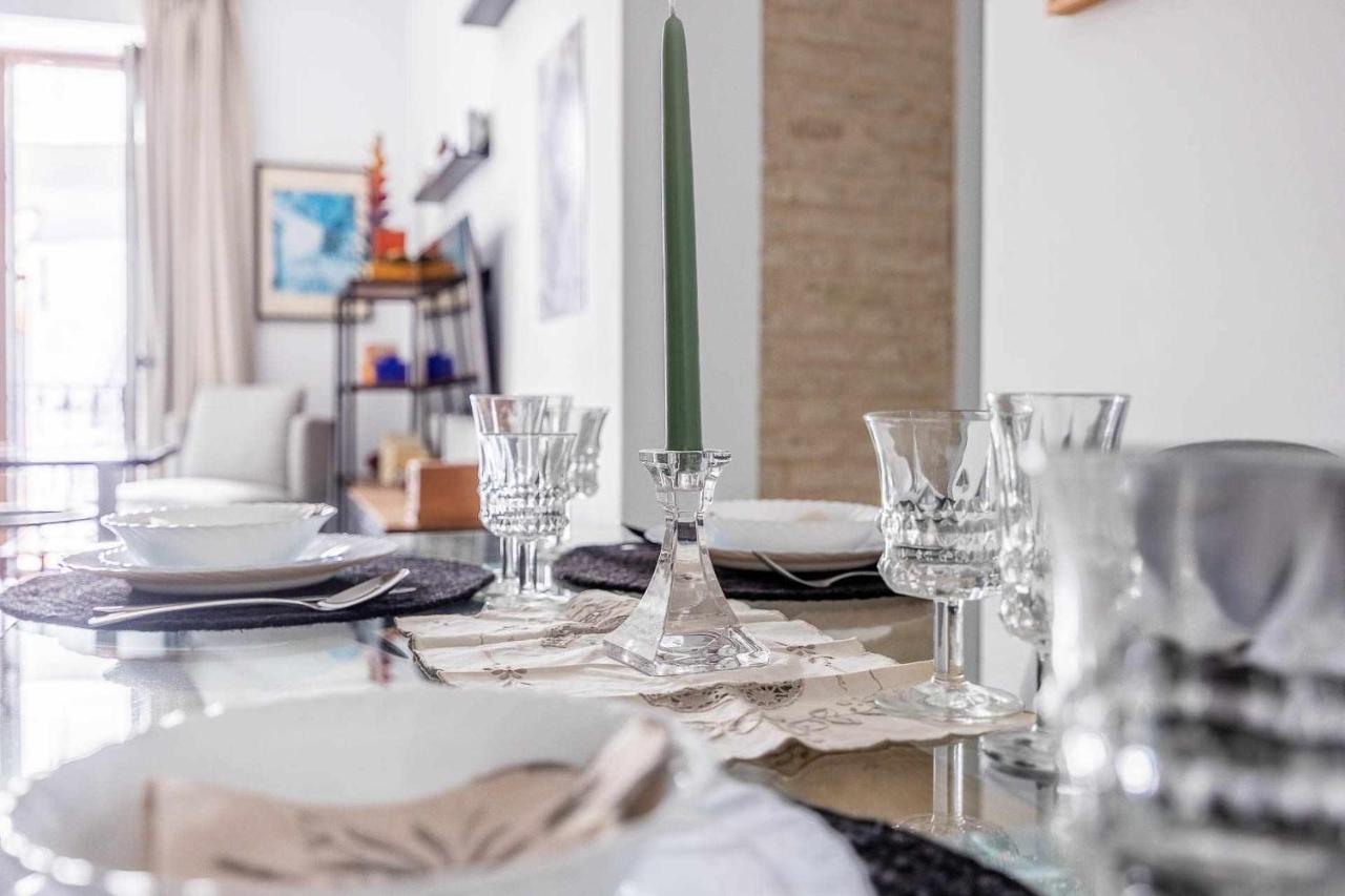 Comfy Away - Apartamento Exclusivo Mercado De Triana Con Balcon Sevilha Exterior foto