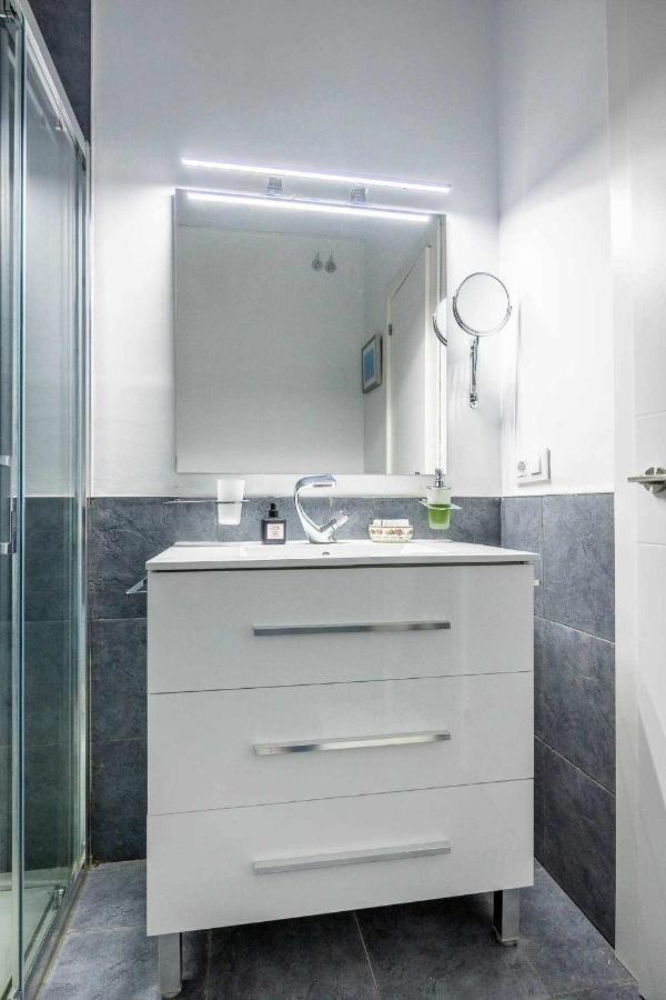Comfy Away - Apartamento Exclusivo Mercado De Triana Con Balcon Sevilha Exterior foto
